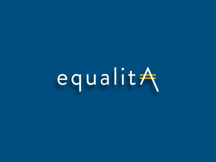 Logo von equalitA mit weißem Schriftzug auf blauem Hintergrund